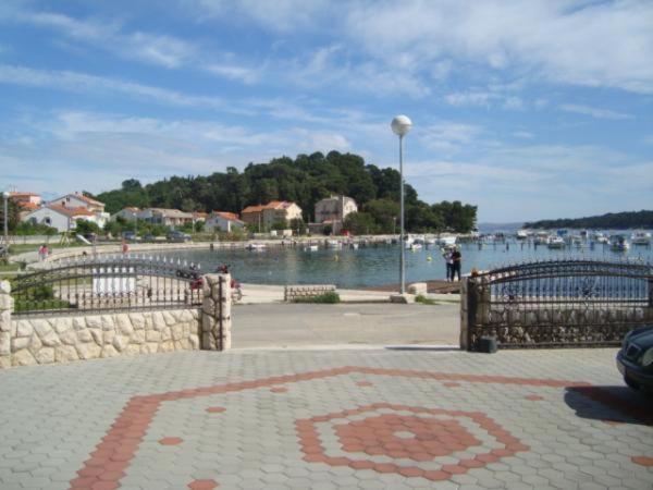 Apartmani Ruzarija Rab Town Exterior foto