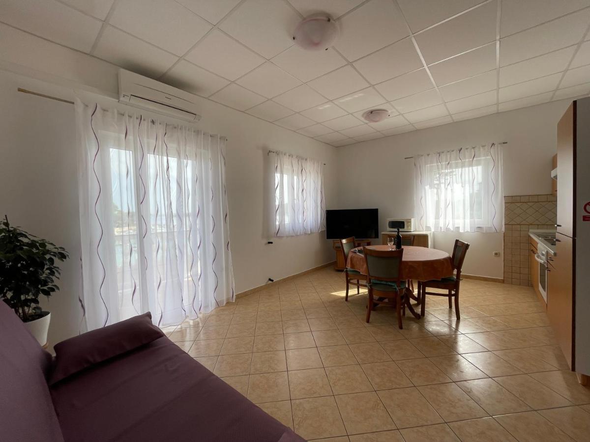 Apartmani Ruzarija Rab Town Exterior foto
